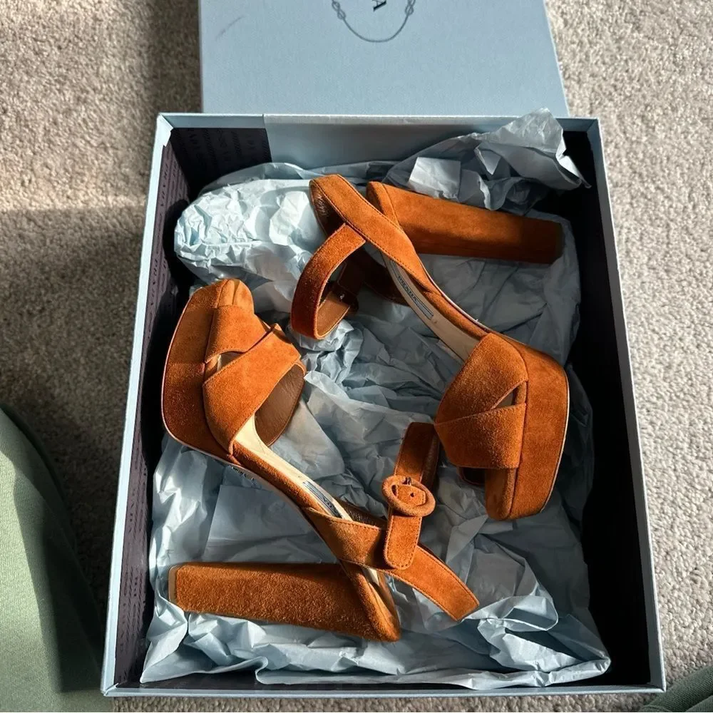 100% AUTHENTIC PRADA WOMENS CAMOSCIO SUEDE PLATFORM HEELED SANDALS SZ 5.5